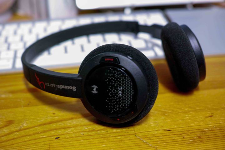 軽量で疲れない、安価で音の素敵な無線ヘッドフォン：Sound Blaster JAM